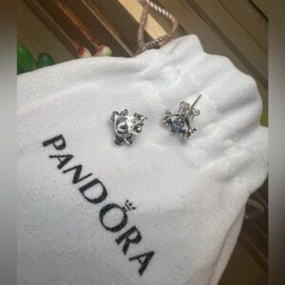 Pandora x Disney Cinderella��s Carriage Stud Earrings - Picture 5 of 5